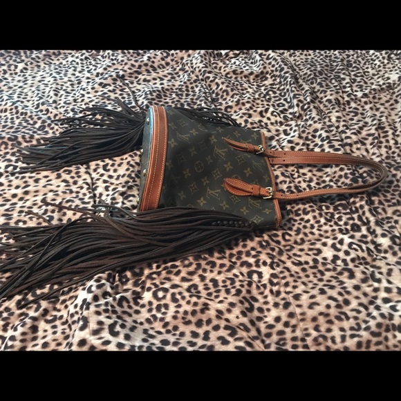 🎉Sold🎉Louis Vuitton - Picture 3 of 4